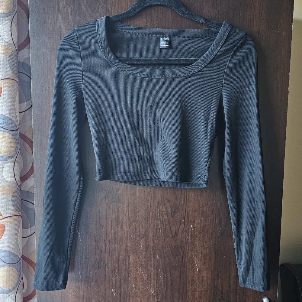 SHEIN Black Ribbed Long Sleeve Crop Top